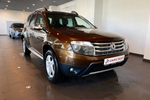 RENAULT DUSTER