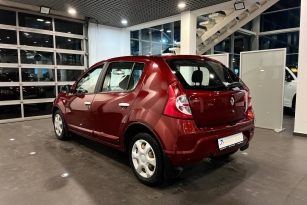 RENAULT SANDERO