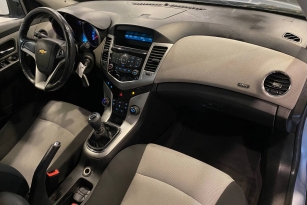 CHEVROLET CRUZE