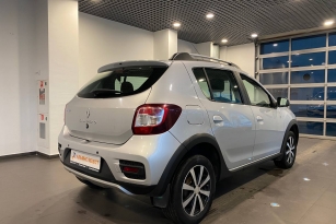 RENAULT SANDERO STEPWAY