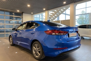 HYUNDAI ELANTRA