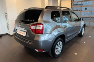 NISSAN TERRANO