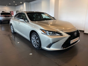 LEXUS ES 200