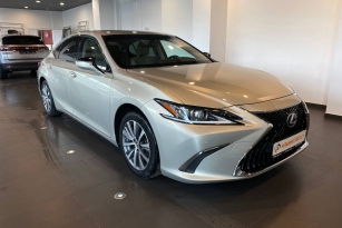 LEXUS ES 200