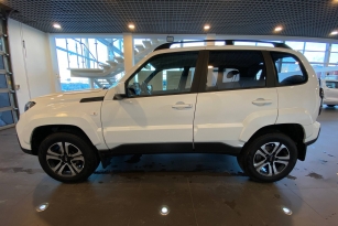 LADA NIVA TRAVEL