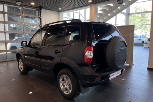 CHEVROLET NIVA