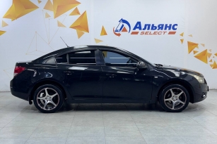 CHEVROLET CRUZE