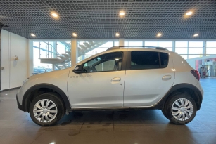 RENAULT SANDERO STEPWAY