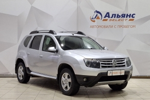 RENAULT DUSTER