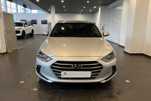 HYUNDAI ELANTRA