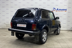 LADA 2121