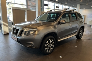 NISSAN TERRANO