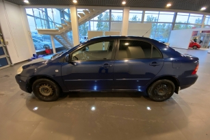 TOYOTA COROLLA