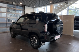 LADA NIVA TRAVEL