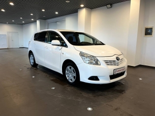 TOYOTA VERSO