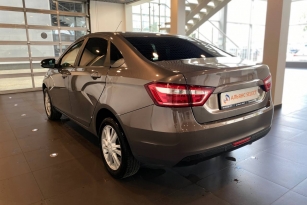 LADA VESTA