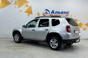 RENAULT DUSTER