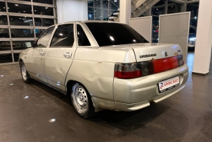 LADA 2110
