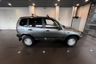 CHEVROLET NIVA