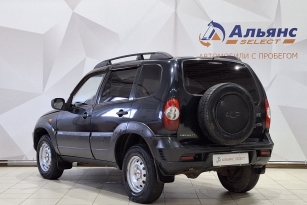 CHEVROLET NIVA