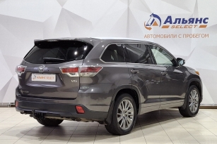 TOYOTA HIGHLANDER