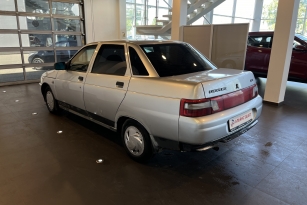 LADA 2110