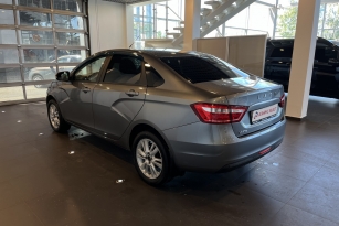 LADA VESTA
