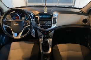 CHEVROLET CRUZE