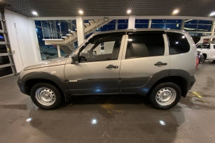 CHEVROLET NIVA