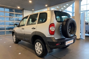 CHEVROLET NIVA