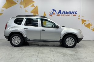 RENAULT DUSTER