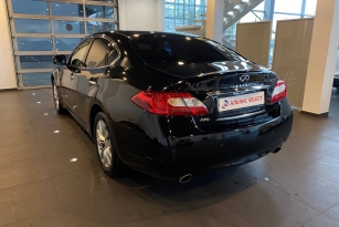 INFINITI Q70
