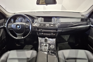 BMW 520I