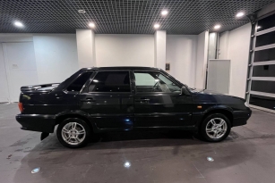 LADA 2115