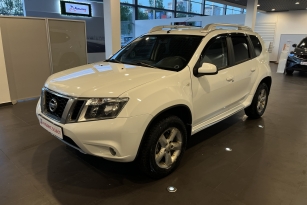 NISSAN TERRANO