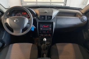 NISSAN TERRANO