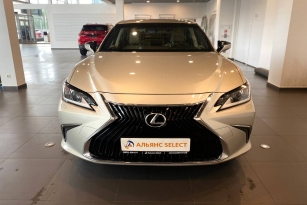LEXUS ES 200