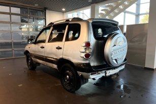CHEVROLET NIVA