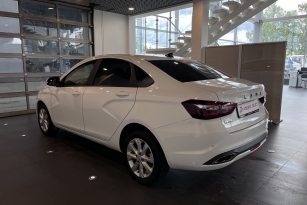 LADA VESTA