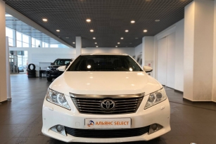 TOYOTA CAMRY