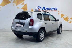 RENAULT DUSTER