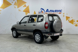 CHEVROLET NIVA