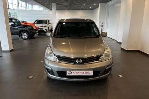 NISSAN TIIDA