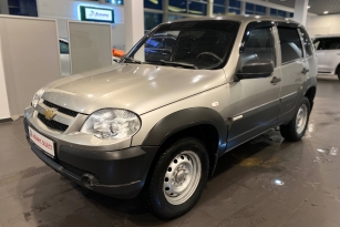 CHEVROLET NIVA