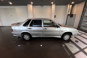LADA 2115