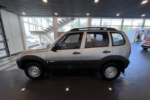 CHEVROLET NIVA