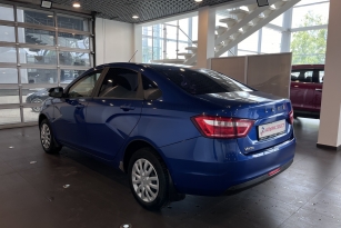 LADA VESTA