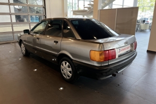 AUDI 80