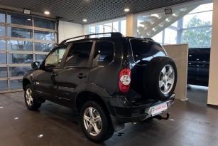 CHEVROLET NIVA