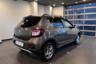 RENAULT SANDERO